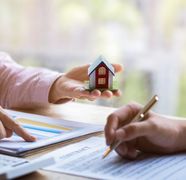 Ce venituri trebuie să aibă românii pentru a obține un credit imobiliar și cât au ajuns să coste locuințele